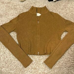 Cropped brown sweater. Size S. Like new.